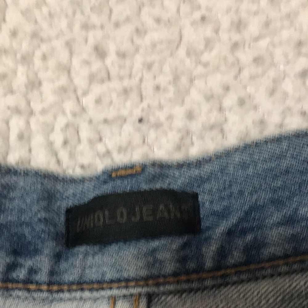 UNIQLO SHORTS - Picture 3 of 4